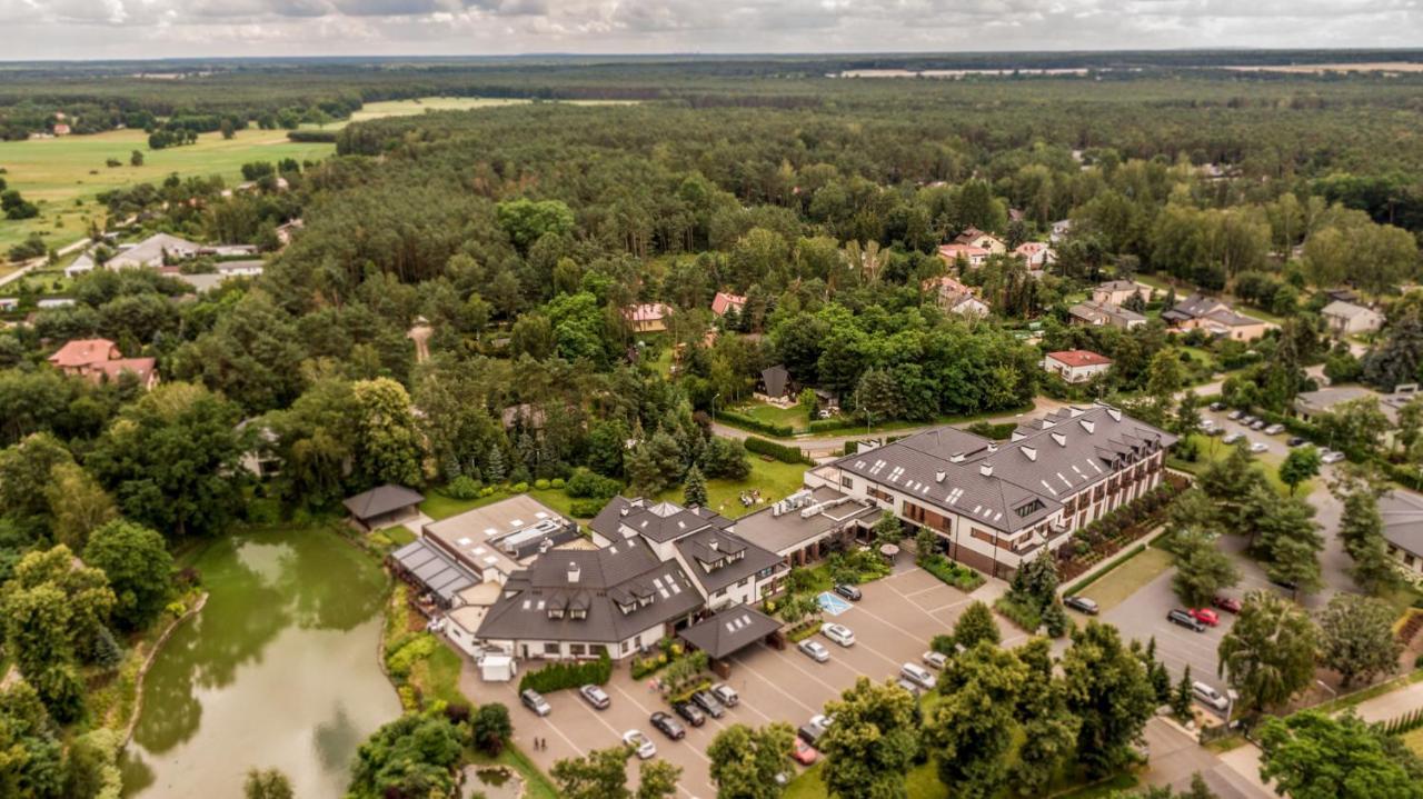 Kolumna Park Hotel Dobroń Exterior foto
